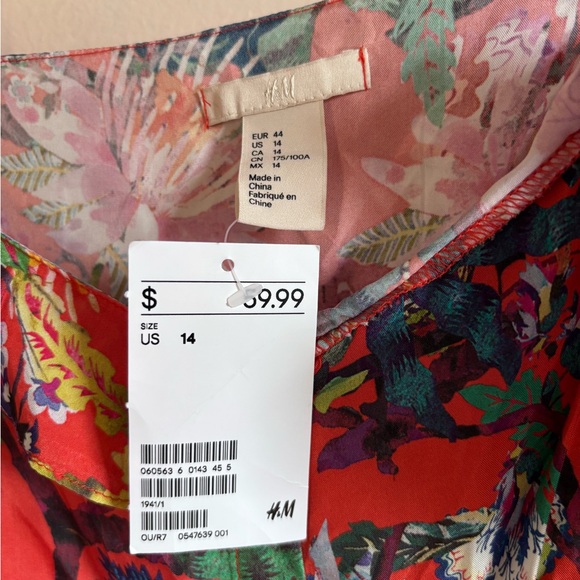 H&M NWT Red Floral Button-Front Midi Dress size 14 - Picture 3 of 7